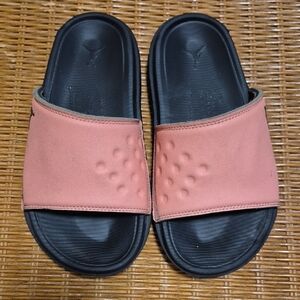 Air Jordan Play Stylish Sports Slippers Pink Black Sz 5Y Gently Loved